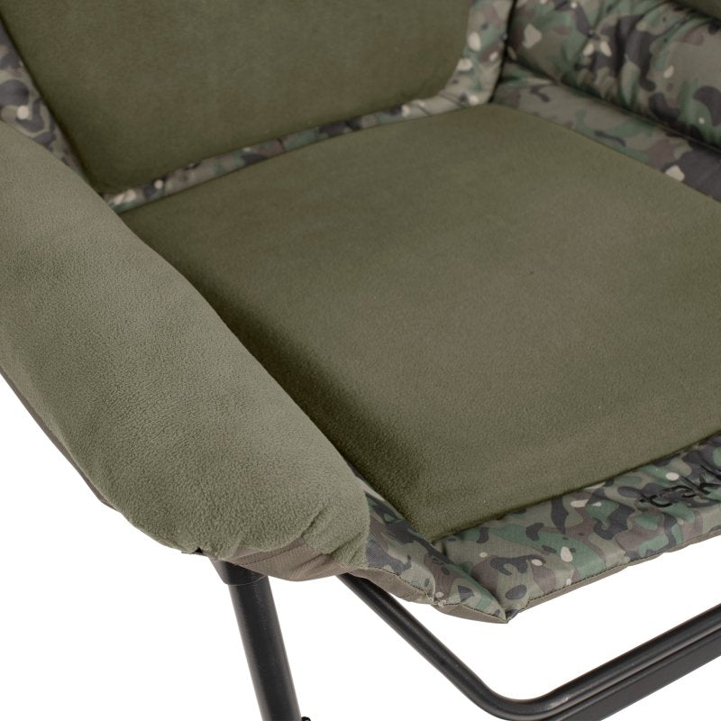 Trakker Levelite Camo Colossus Chair (Ex Display)