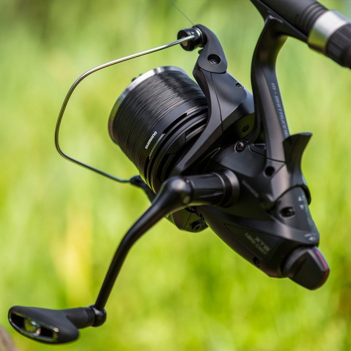 Shimano Medium Baitrunner XT-B LC Reel