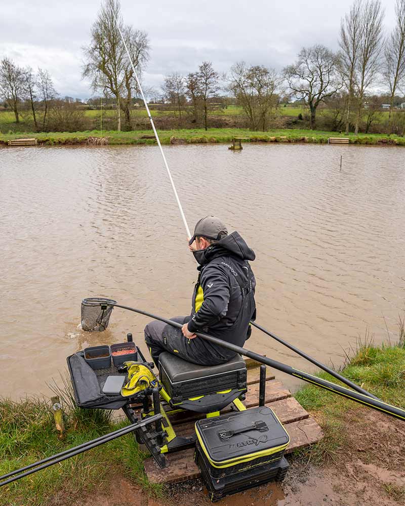 Matrix Aquos Ultra 4m Landing Net Handle